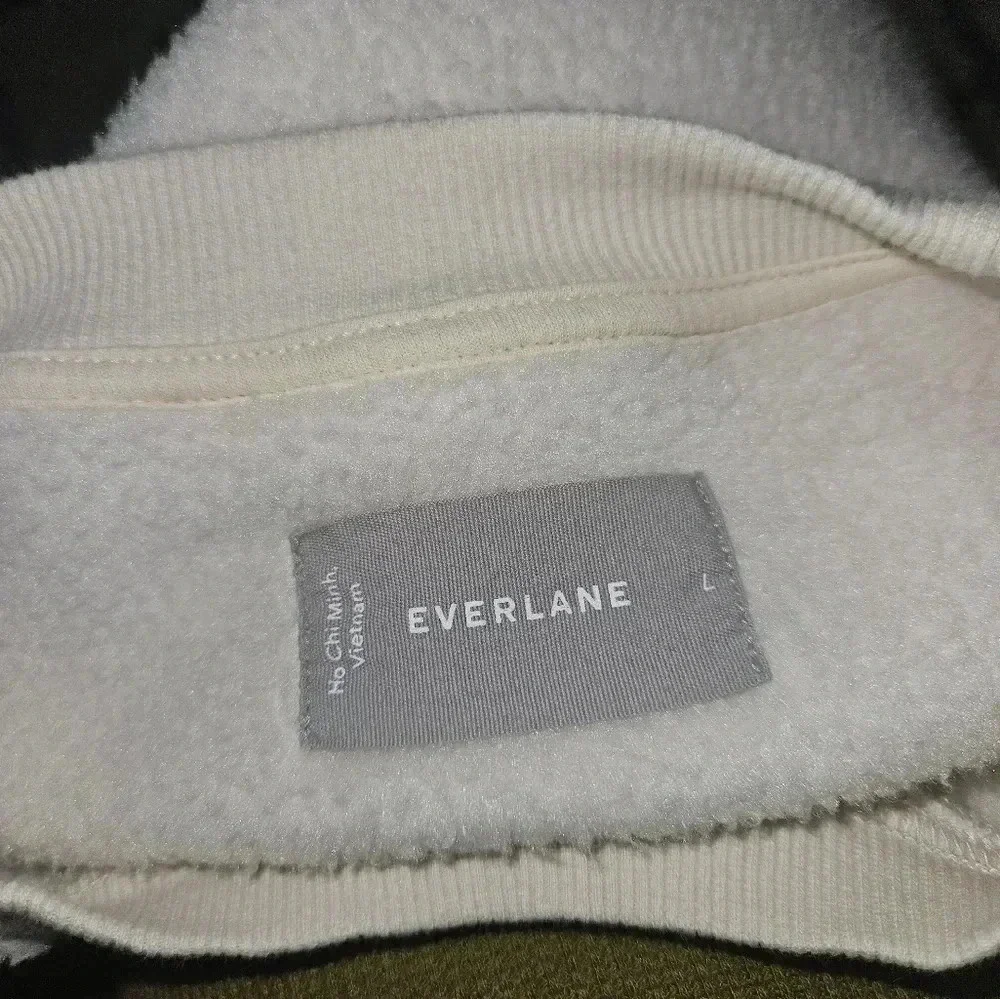 Everlane fuzzy crewneck large - Picture 3 of 5